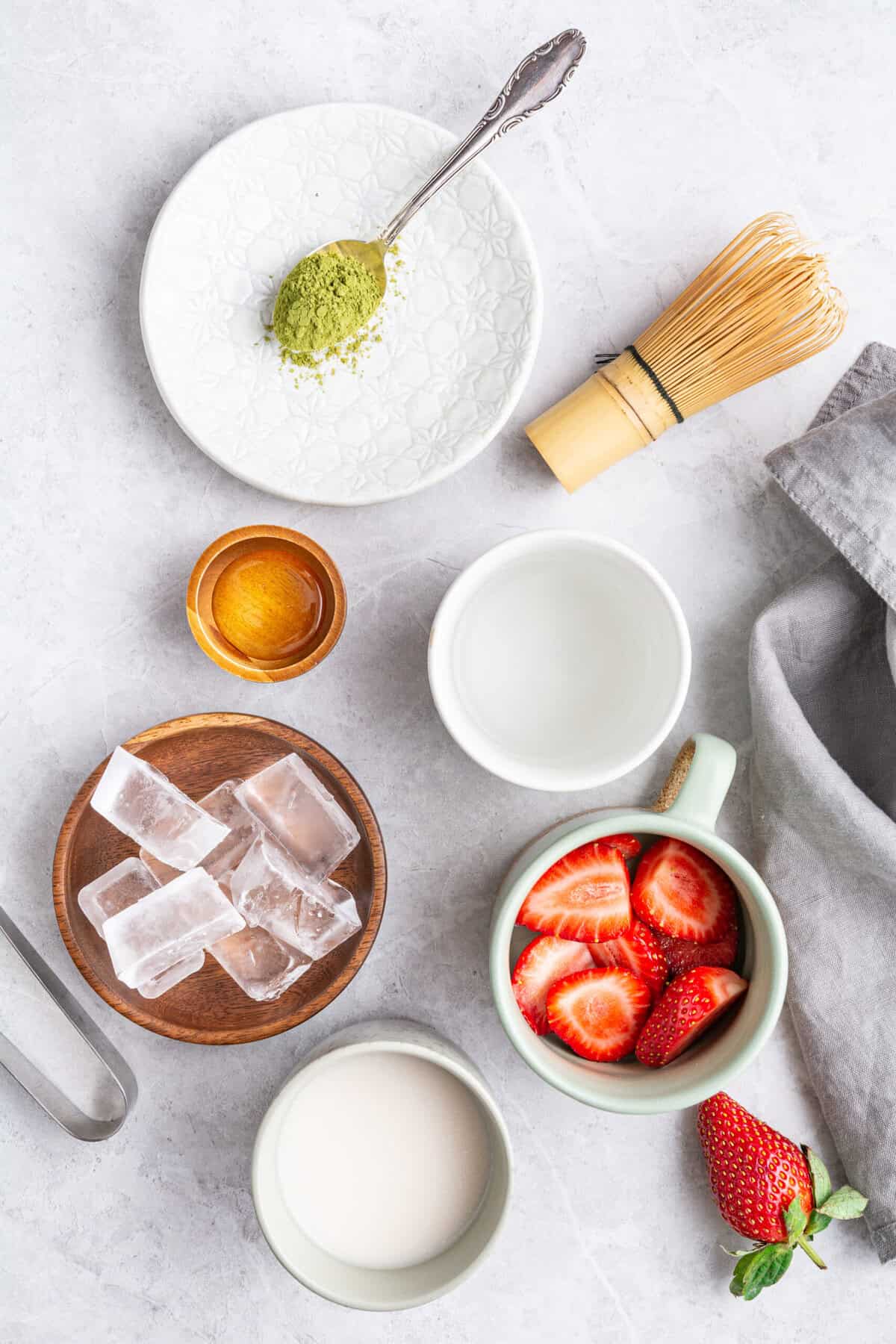 Strawberry Matcha Latte. - foodfaithfitness